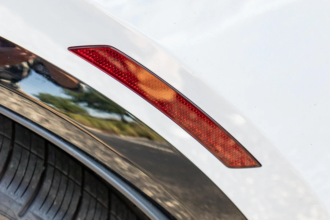 2025 Porsche Macan Electric - Image 20 of 31