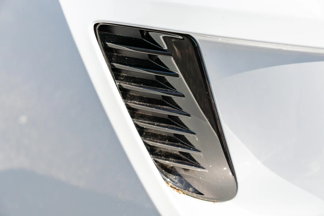 2025 Porsche Macan Electric - Image 24 of 31