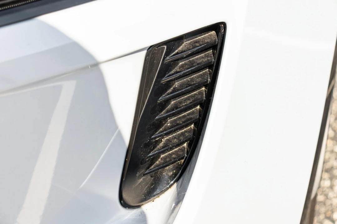 2025 Porsche Macan Electric - Image 29 of 31