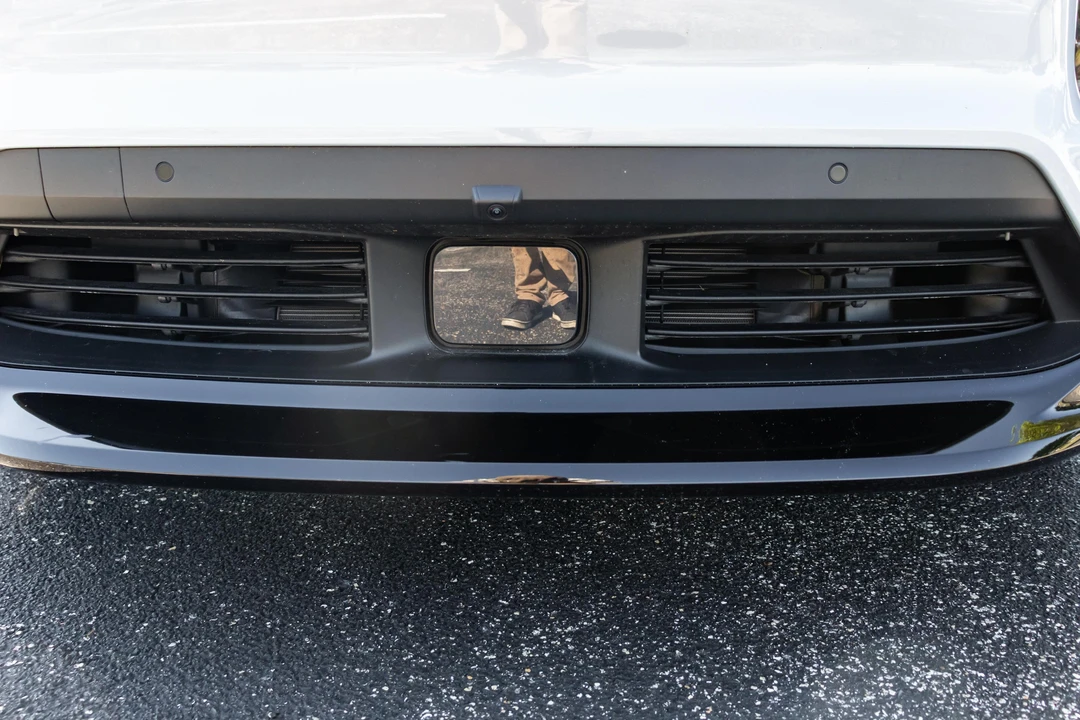 2025 Porsche Macan Electric - Image 12 of 31