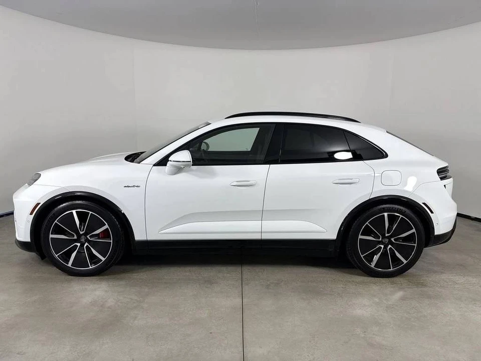 2025 Porsche Macan Electric - Image 2 of 5