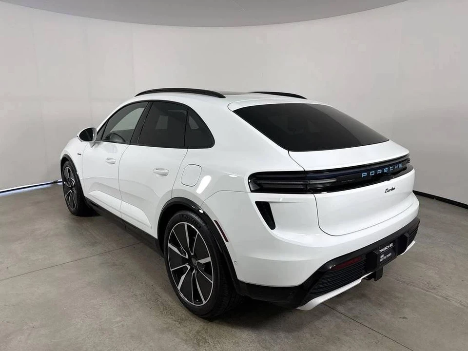 2025 Porsche Macan Electric - Image 3 of 5