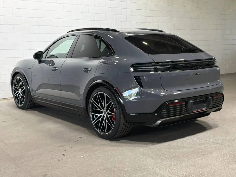2025 Porsche Macan Electric - Image 3 of 4