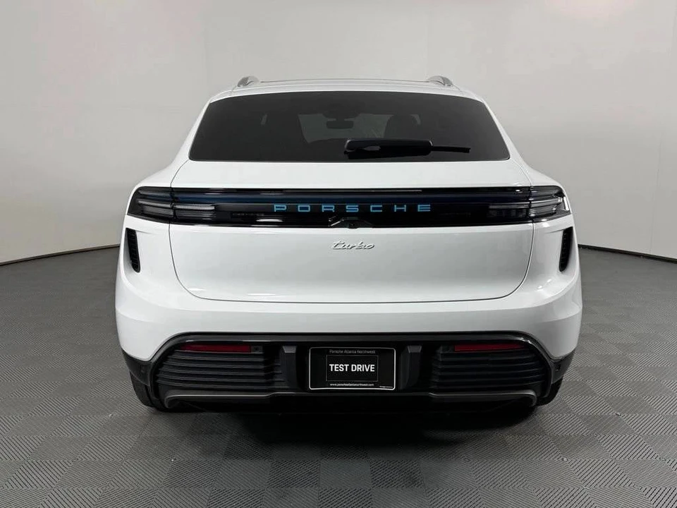 2025 Porsche Macan Electric - Image 5 of 5