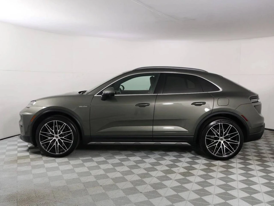 2025 Porsche Macan Electric - Image 2 of 4