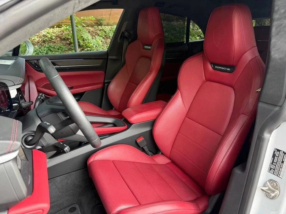 2025 Porsche Macan Electric - Image 5 of 5