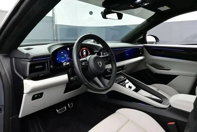 2025 Porsche Macan Electric - Image 4 of 5