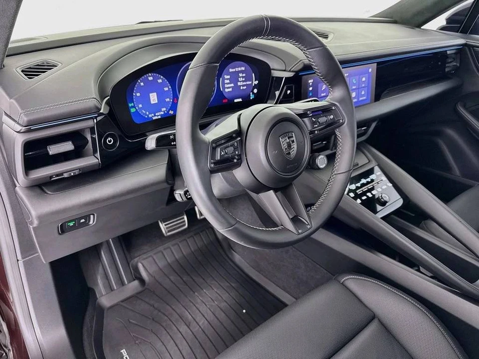 2025 Porsche Macan Electric - Image 4 of 5