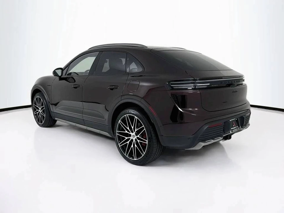 2025 Porsche Macan Electric - Image 3 of 5