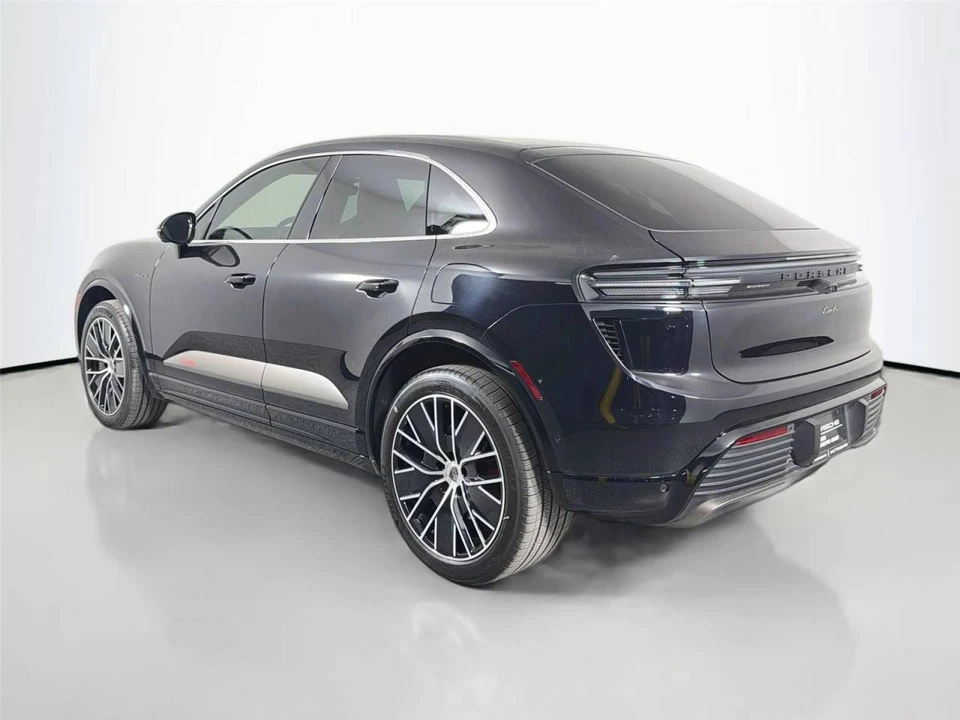 2025 Porsche Macan Electric - Image 3 of 5
