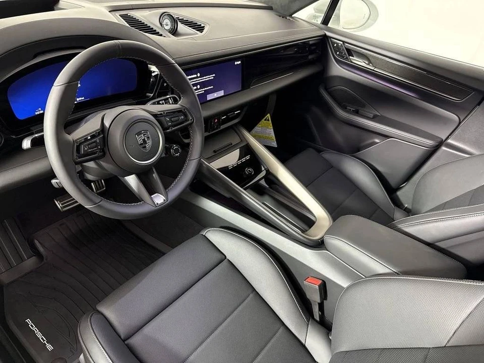 2025 Porsche Macan Electric - Image 4 of 5