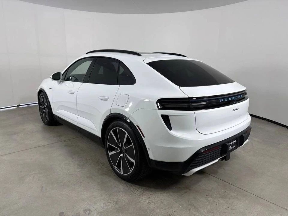 2025 Porsche Macan Electric - Image 3 of 5