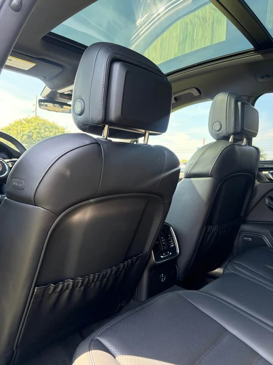 2025 Porsche Macan Turbo - Image 15 of 16