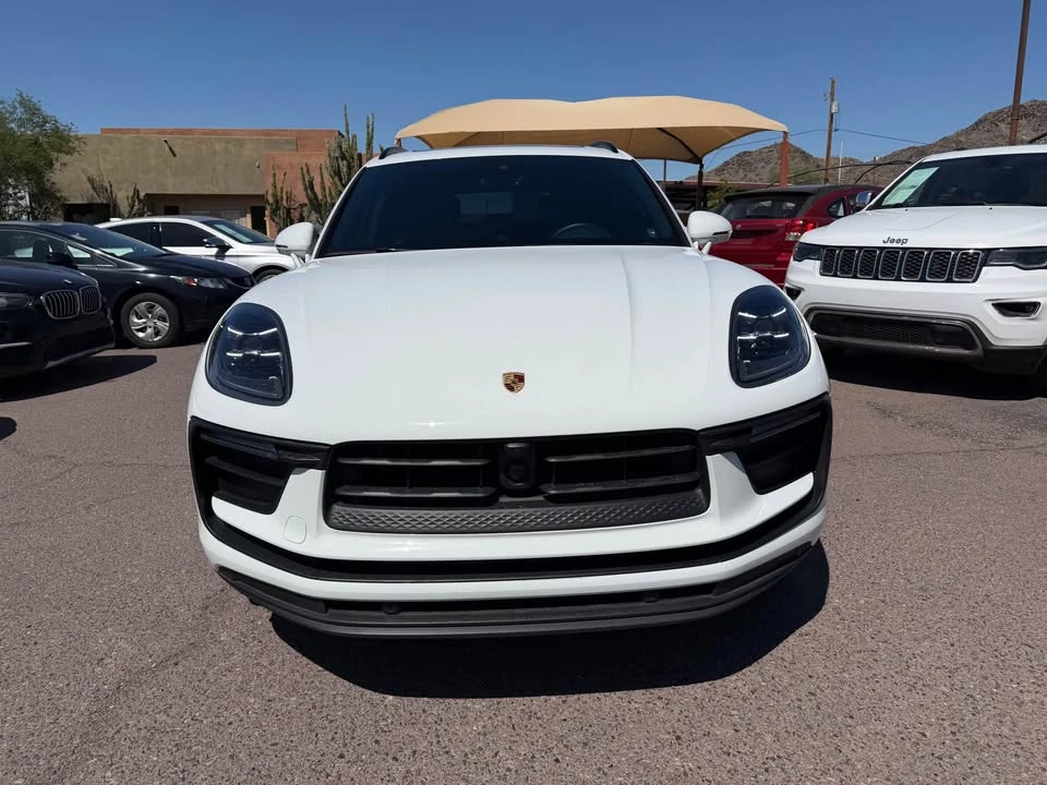 2025 Porsche Macan Electric - Image 2 of 17