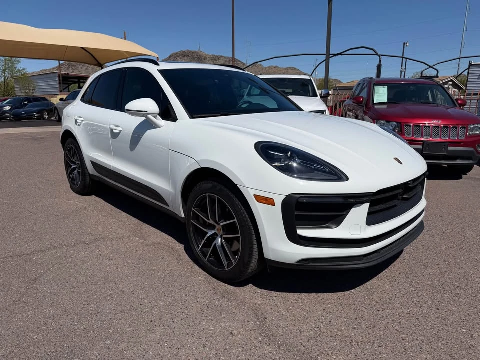 2025 Porsche Macan Electric - Image 3 of 17