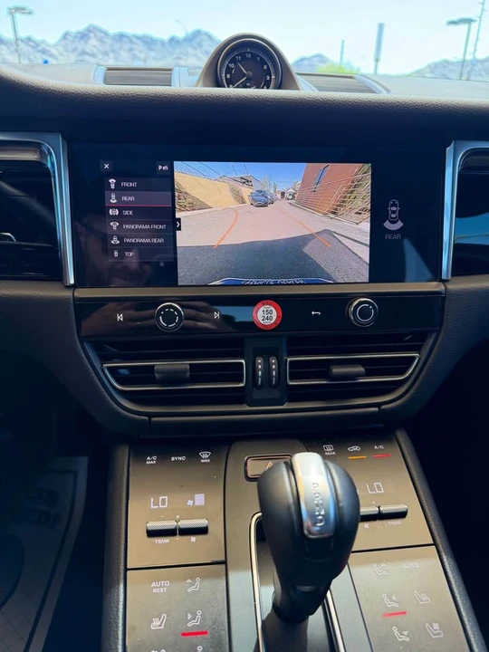 2025 Porsche Macan Electric - Image 17 of 17