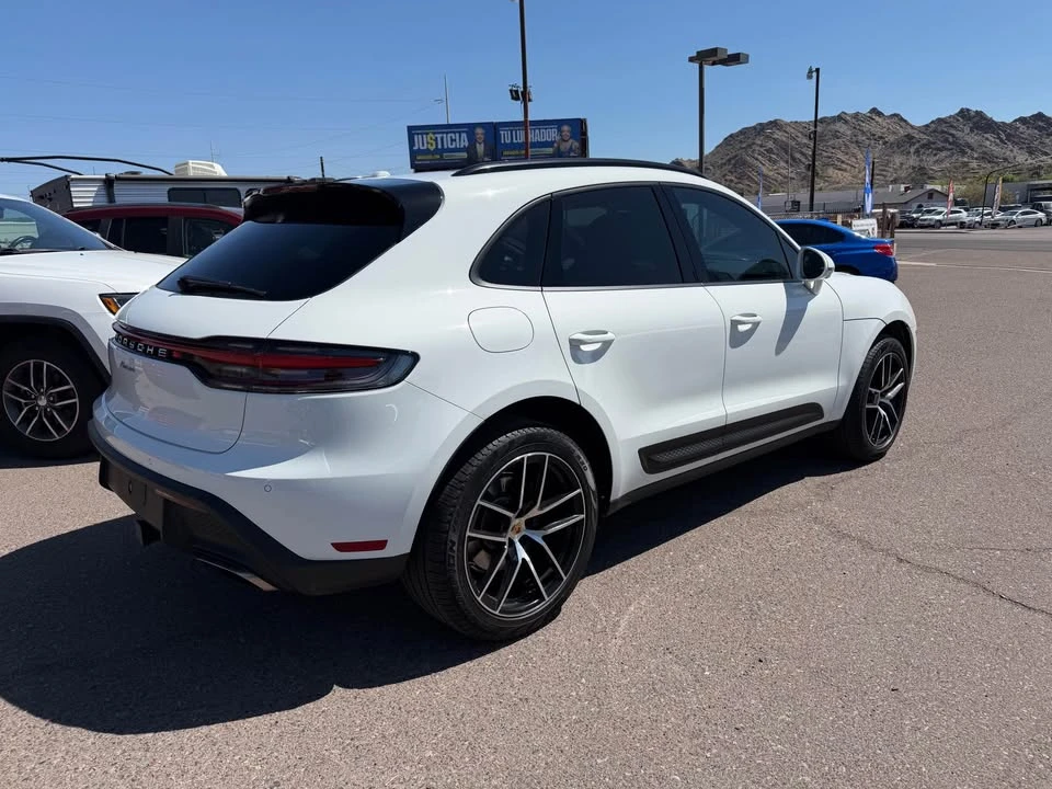 2025 Porsche Macan Electric - Image 5 of 17