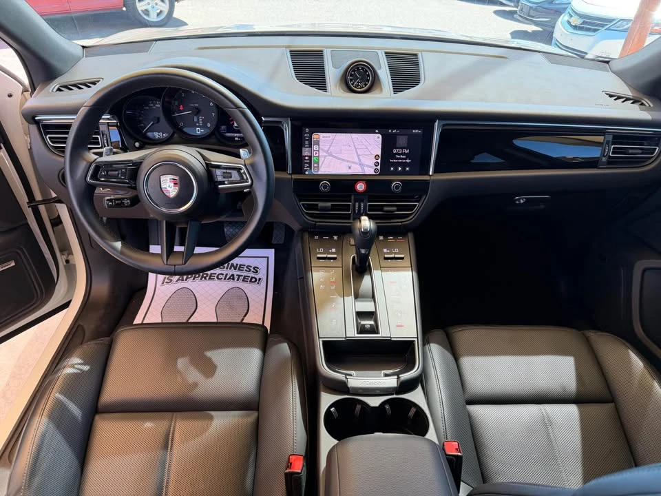 2025 Porsche Macan Electric - Image 13 of 17
