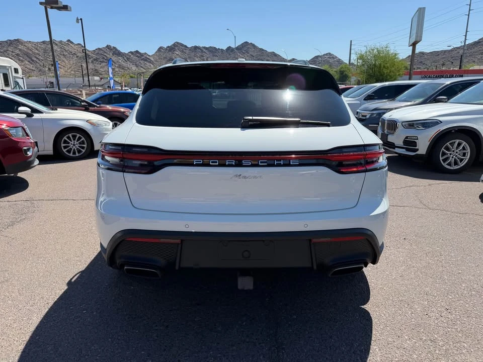 2025 Porsche Macan Electric - Image 6 of 17