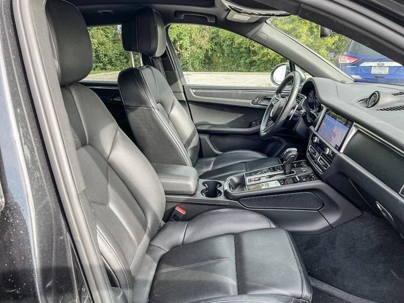 2025 Porsche Macan Electric - Image 17 of 19