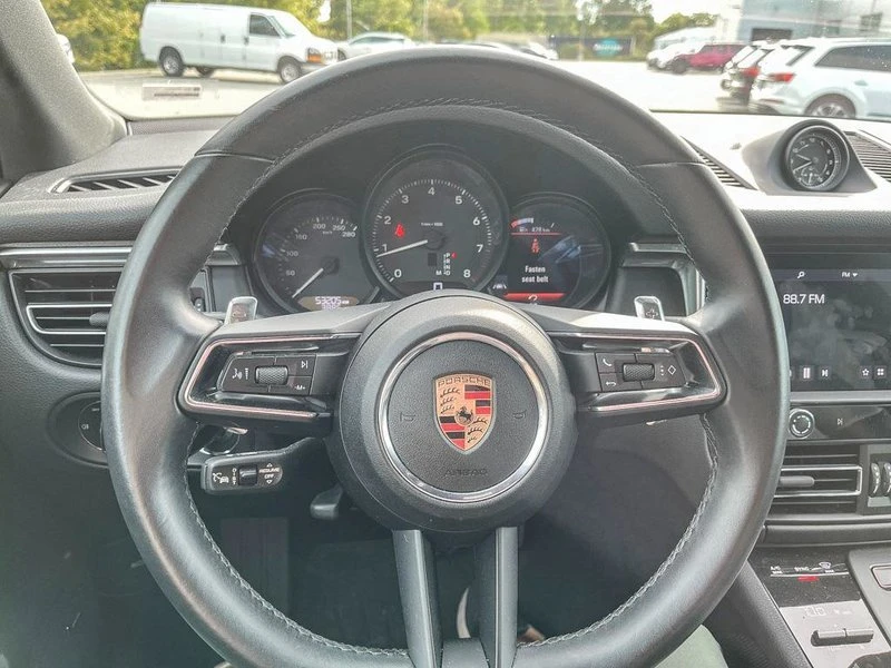 2025 Porsche Macan Electric - Image 11 of 19
