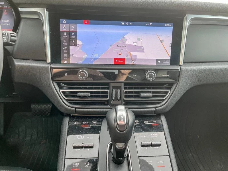 2025 Porsche Macan Electric - Image 15 of 19