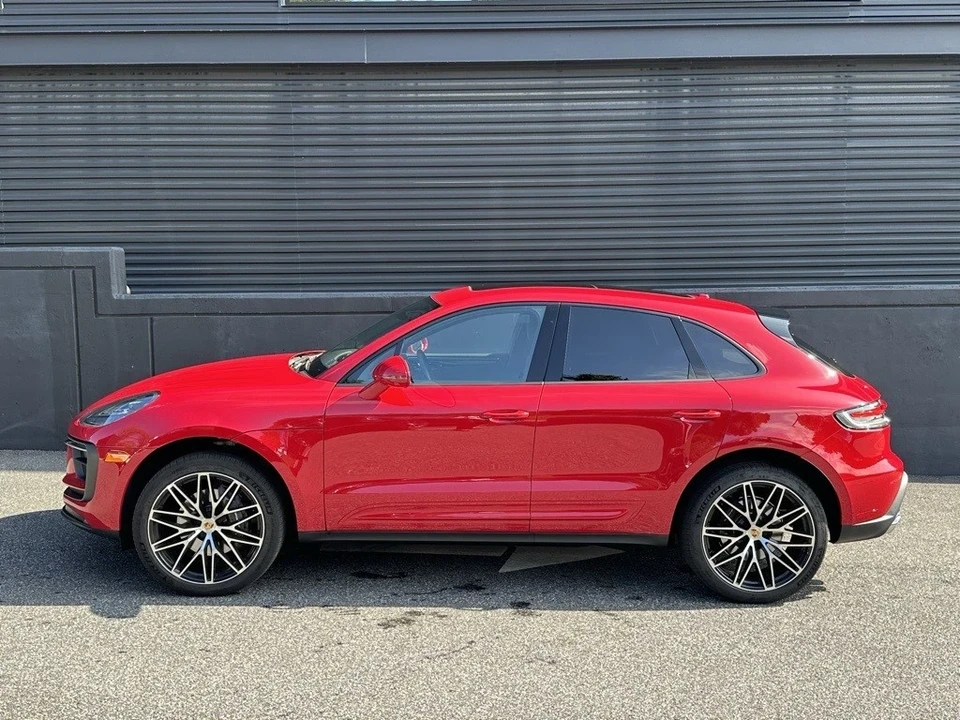 2025 Porsche Macan - Image 7 of 21