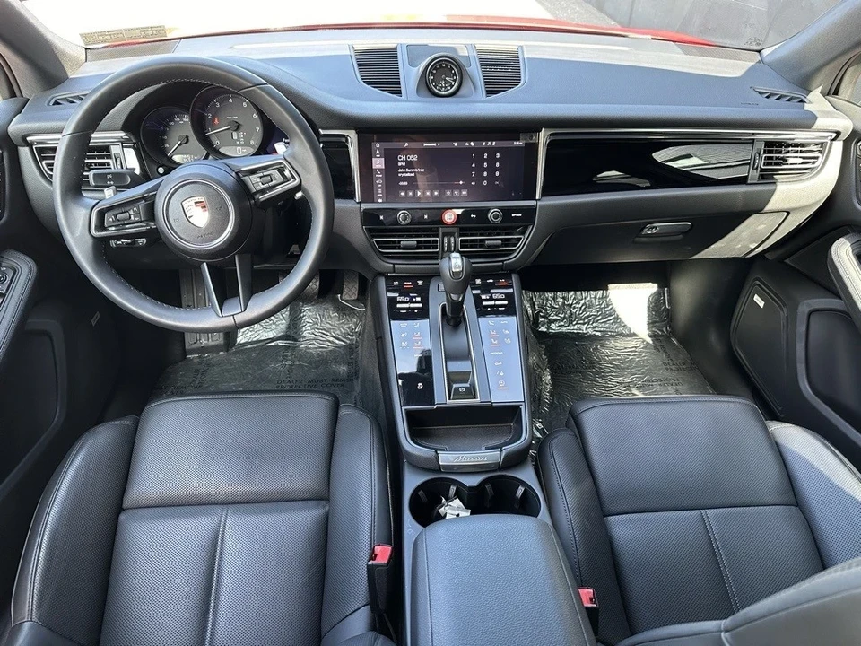 2025 Porsche Macan - Image 17 of 21