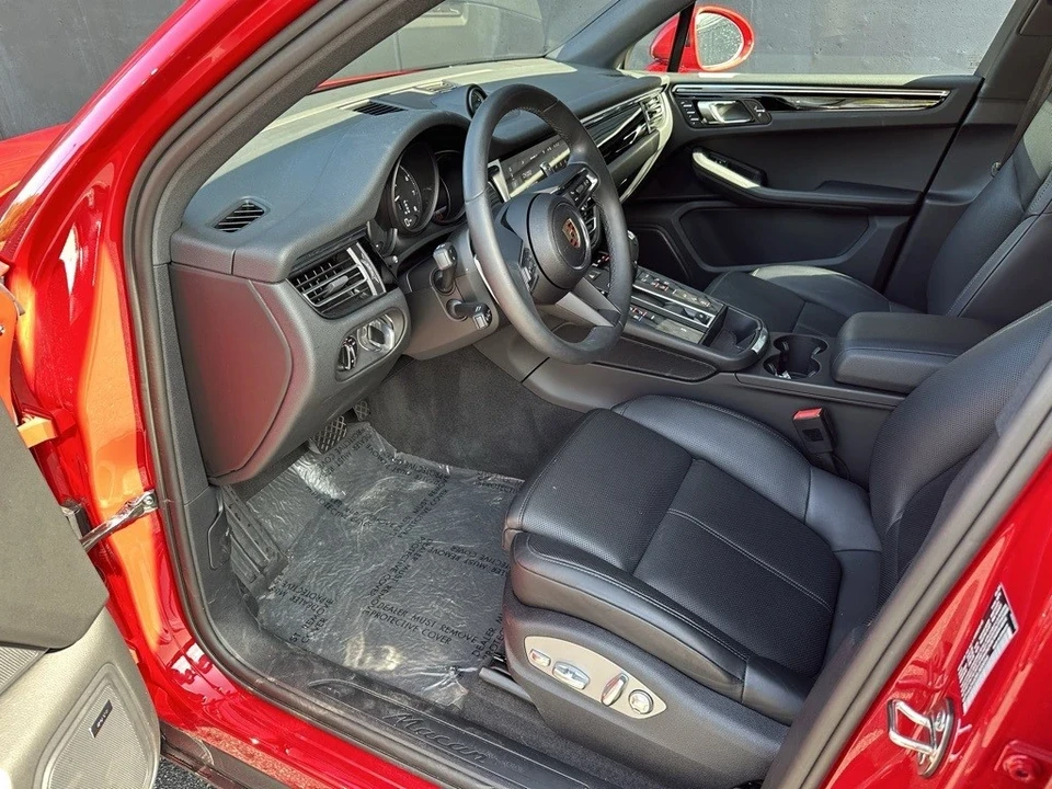 2025 Porsche Macan - Image 4 of 21