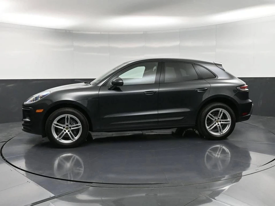 2025 Porsche Macan - Image 2 of 4