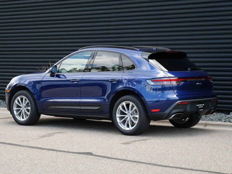 2025 Porsche Macan - Image 3 of 5