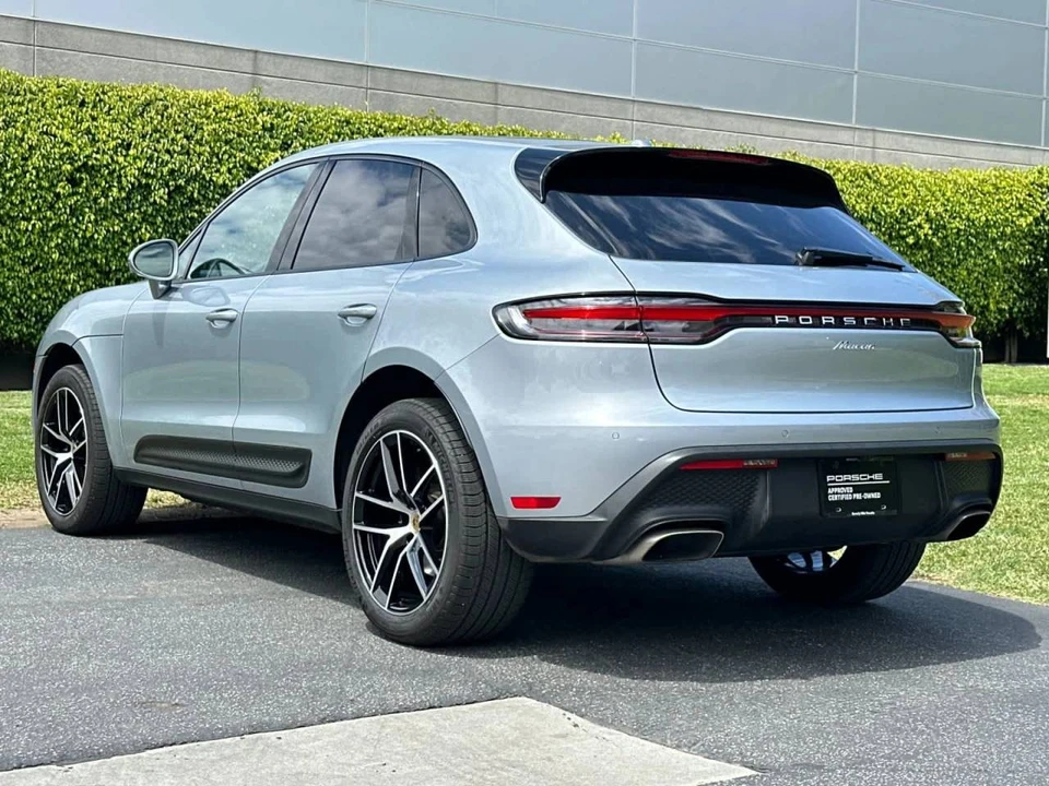 2025 Porsche Macan Electric - Image 3 of 4