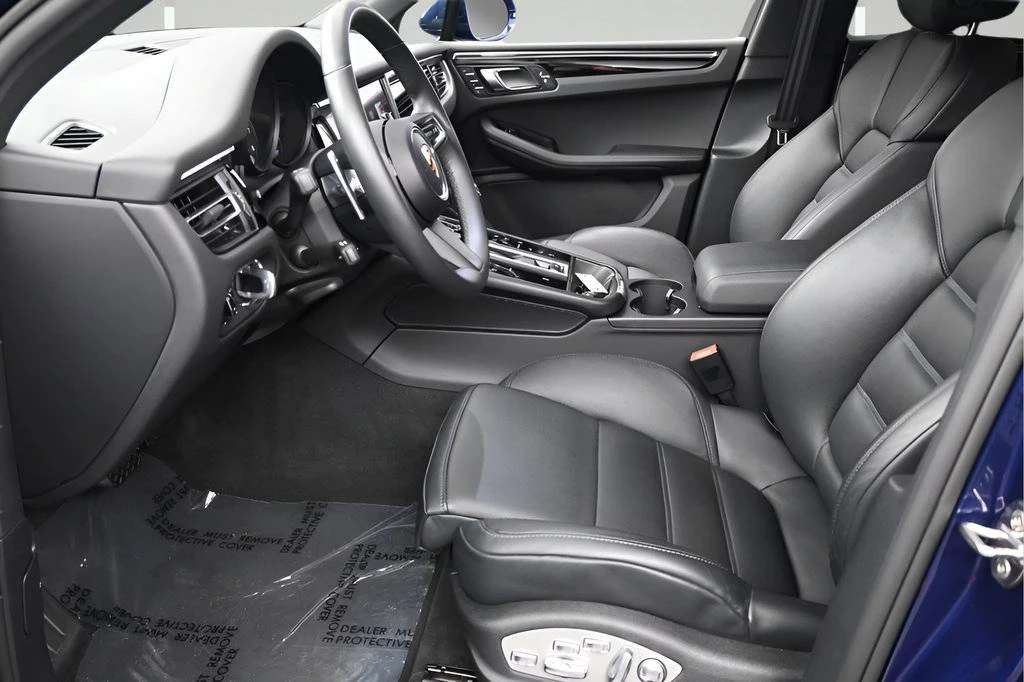 2025 Porsche Macan Electric - Image 5 of 5