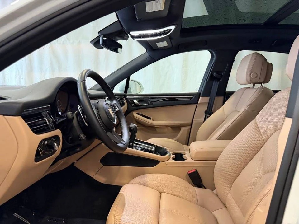 2025 Porsche Macan Electric - Image 5 of 5