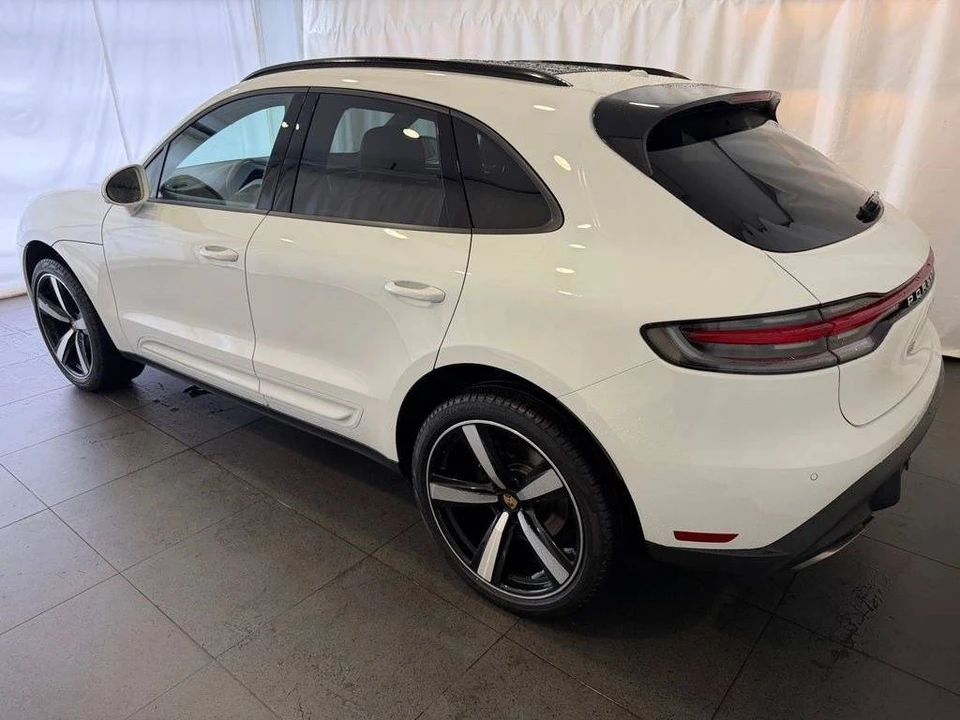 2025 Porsche Macan Electric - Image 3 of 5