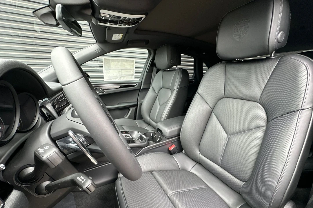 2025 Porsche Macan - Image 5 of 21