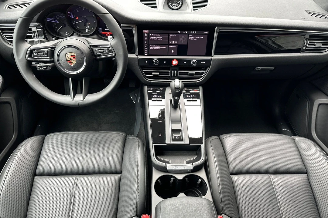 2025 Porsche Macan - Image 6 of 21