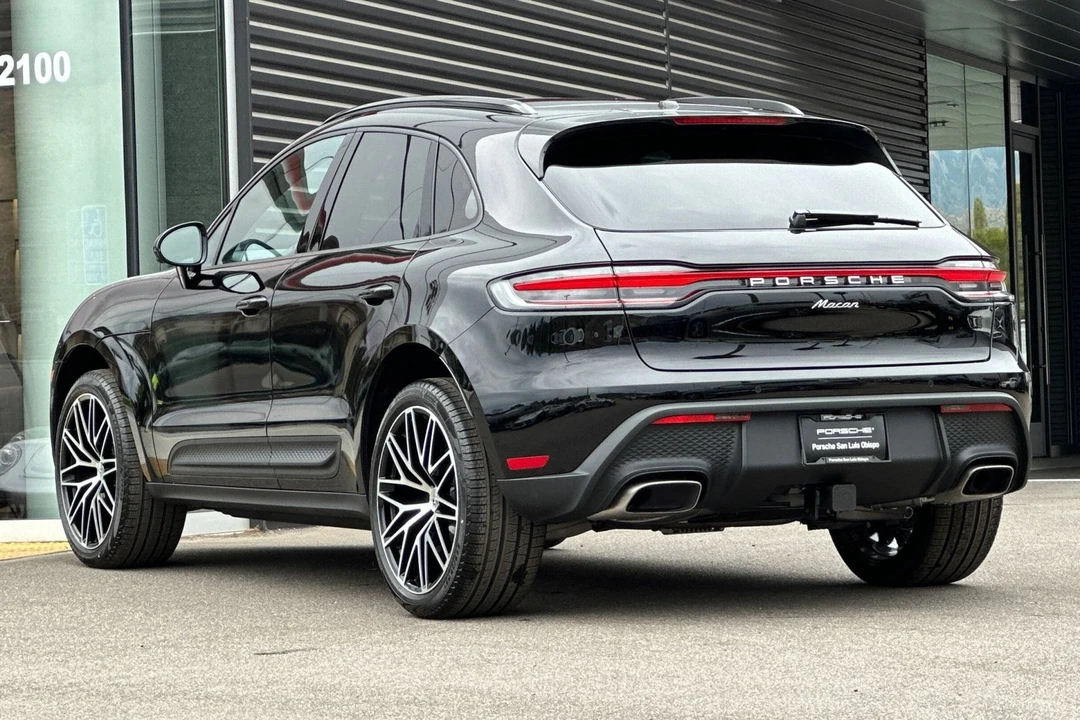 2025 Porsche Macan Electric - Image 3 of 21