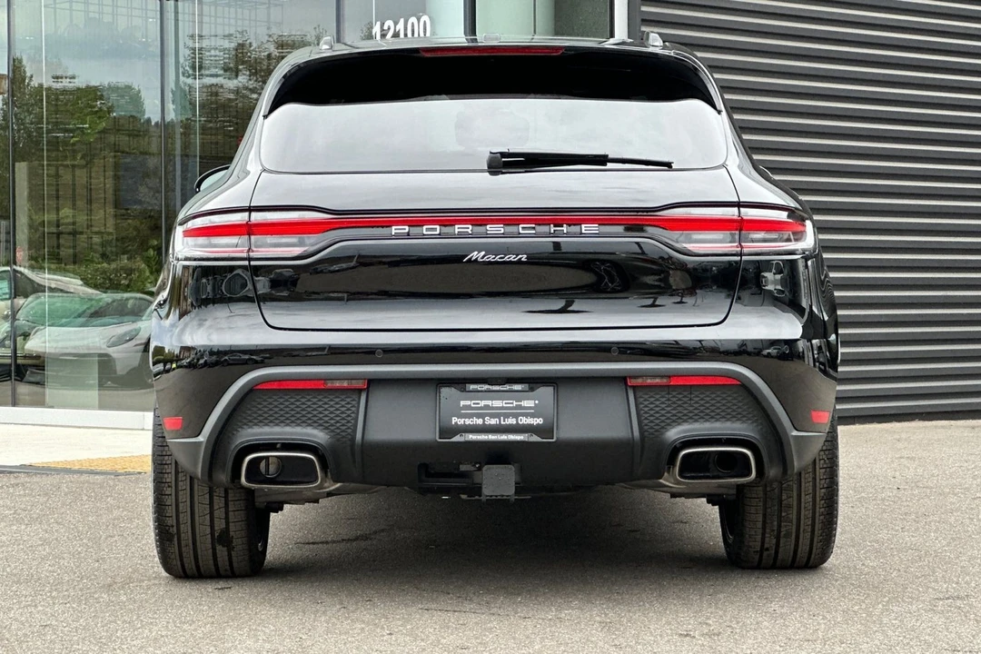 2025 Porsche Macan - Image 7 of 21