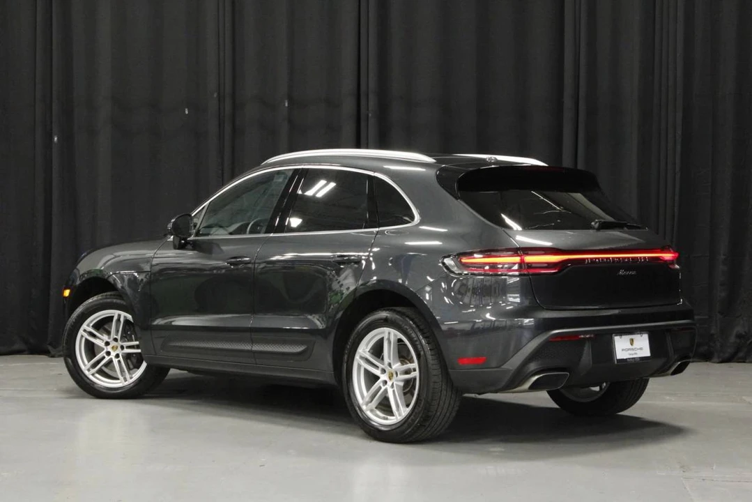 2025 Porsche Macan - Image 3 of 5