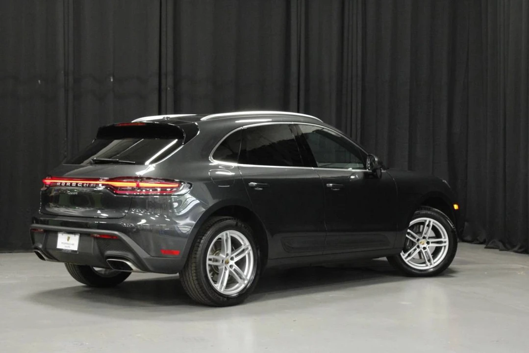 2025 Porsche Macan - Image 5 of 5