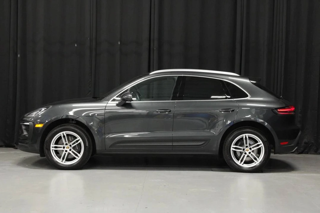 2025 Porsche Macan - Image 2 of 5