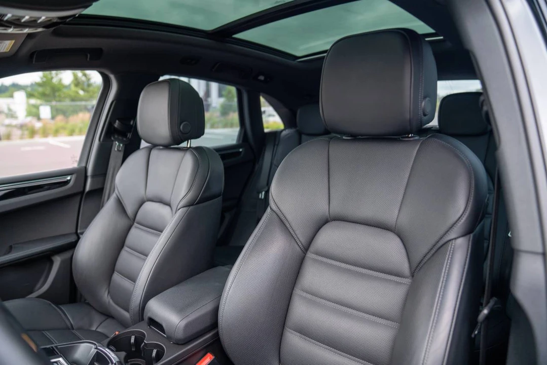 2025 Porsche Macan Electric - Image 5 of 5