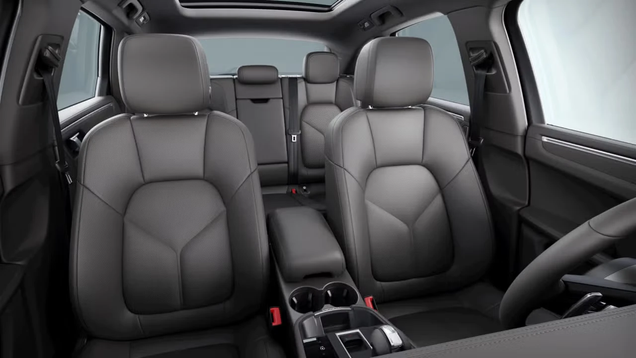 2025 Porsche Macan - Image 20 of 20