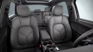 2025 Porsche Macan - Image 17 of 20