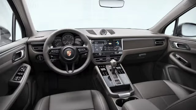 2025 Porsche Macan - Image 14 of 20