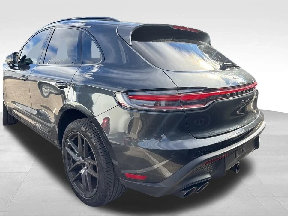 2025 Porsche Macan - Image 10 of 12