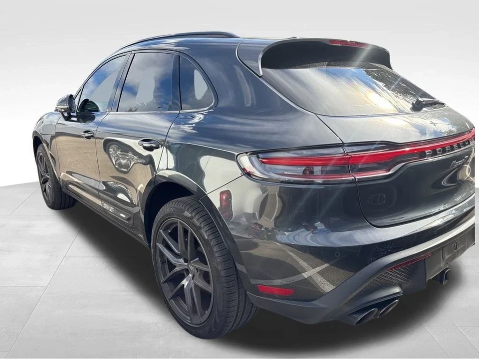 2025 Porsche Macan - Image 9 of 12