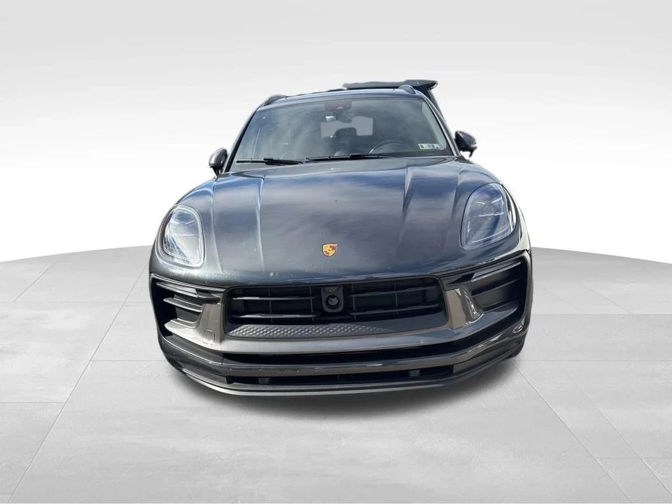 2025 Porsche Macan - Image 4 of 12