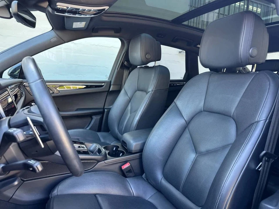 2025 Porsche Macan - Image 5 of 5